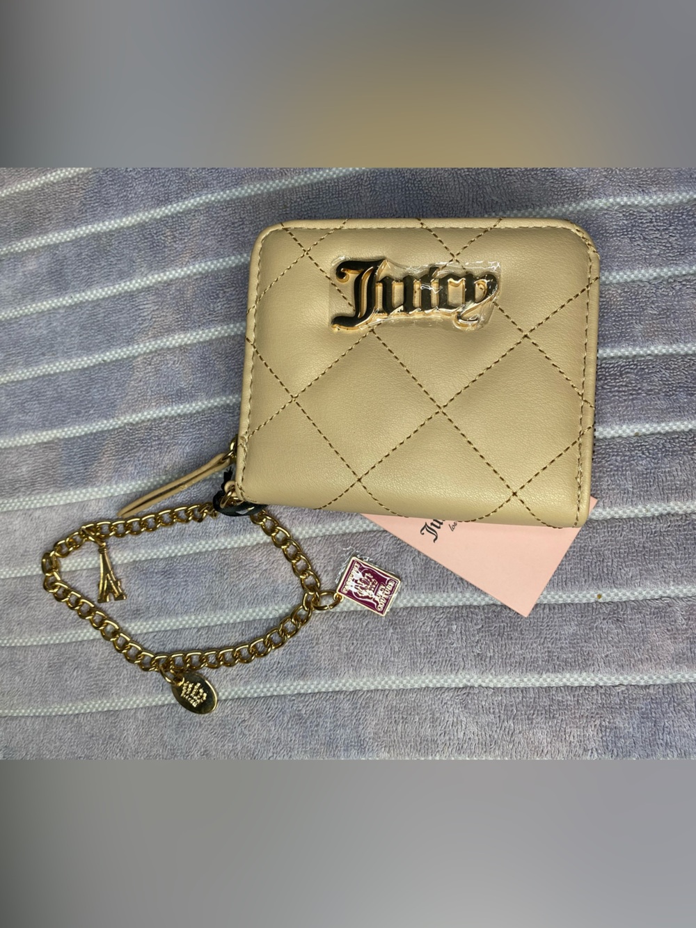 NWT Juicy Couture Quilted Card Case Wallet with Gold Charms – Angel Beige